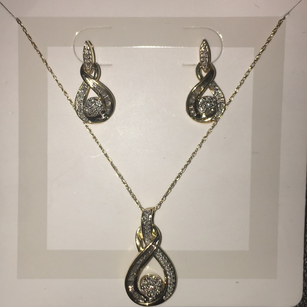 10k YG Cluster Pendant Earrings & 10k YG Pendant